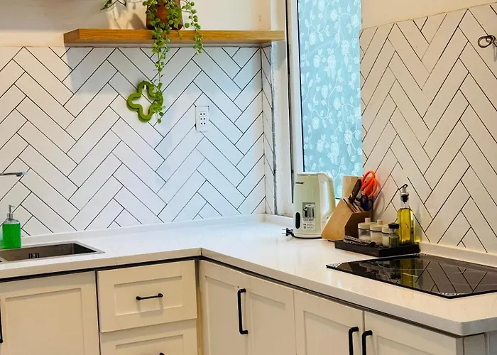 5 Bedroom Villa In Vung Tau- Biet Thu 5 Phong Bai Sau- The Black & White Garden Villa